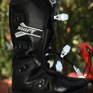 Black motorcycle boots